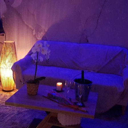 Love Room Jaccuzi Puisserguier Exterior photo