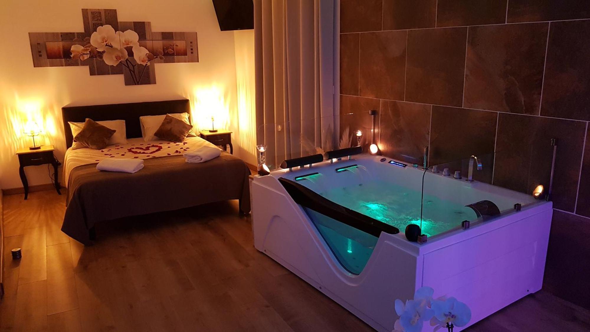 Love Room Jaccuzi Puisserguier Exterior photo