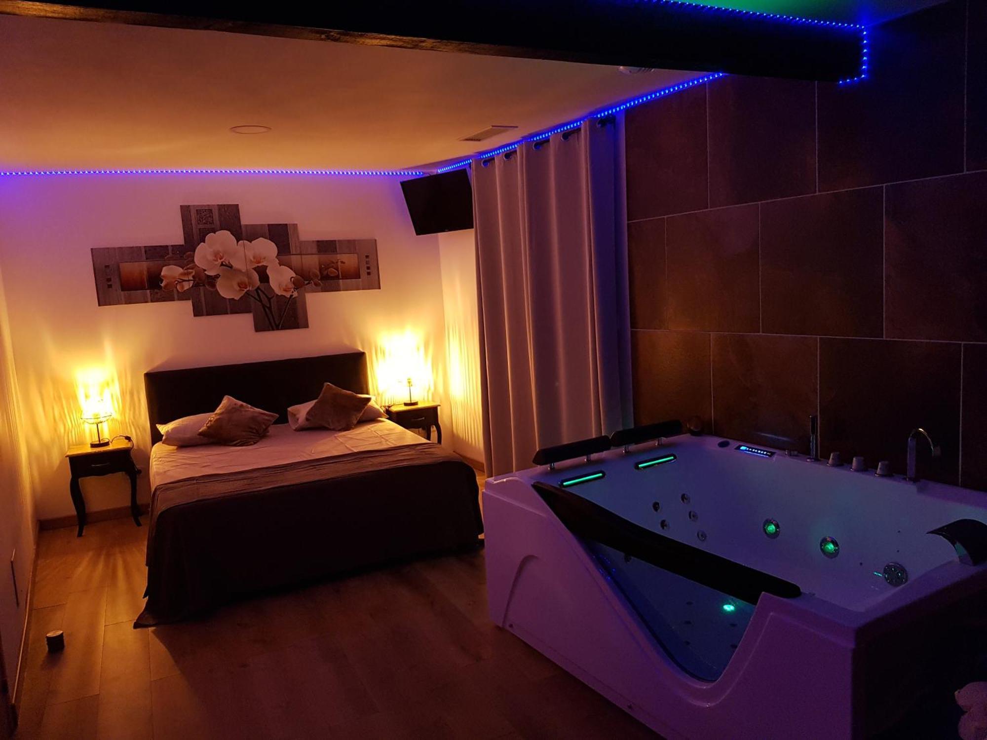 Love Room Jaccuzi Puisserguier Exterior photo